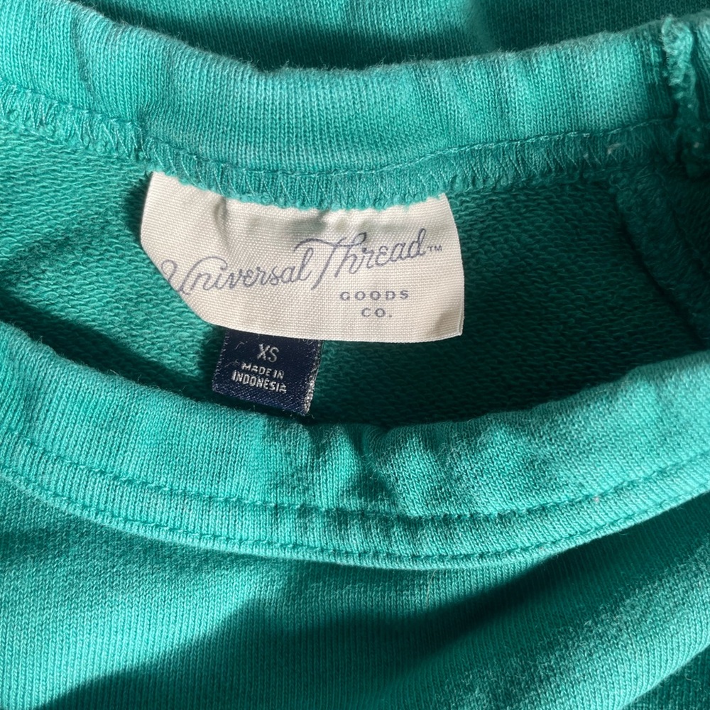 Teal Terry Cotton Sweatshirt Large Raglan sleeve
Universal Thread blue green